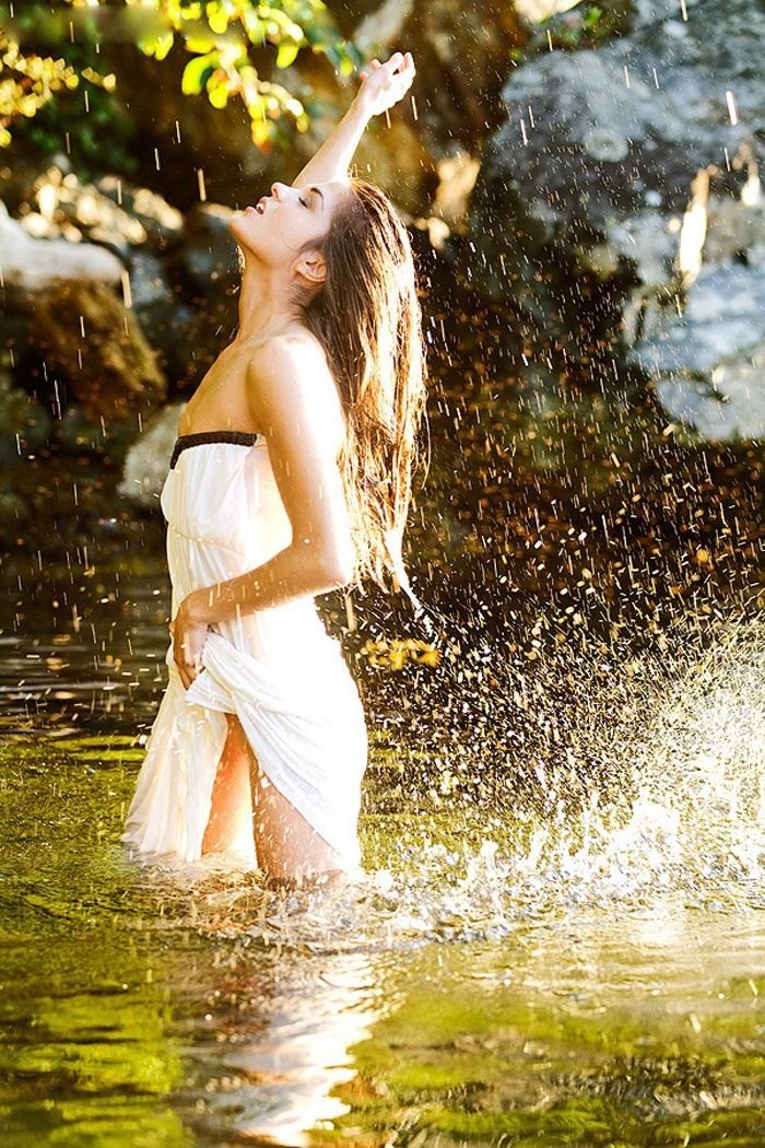 Marie Avgeropoulos in Xiamen