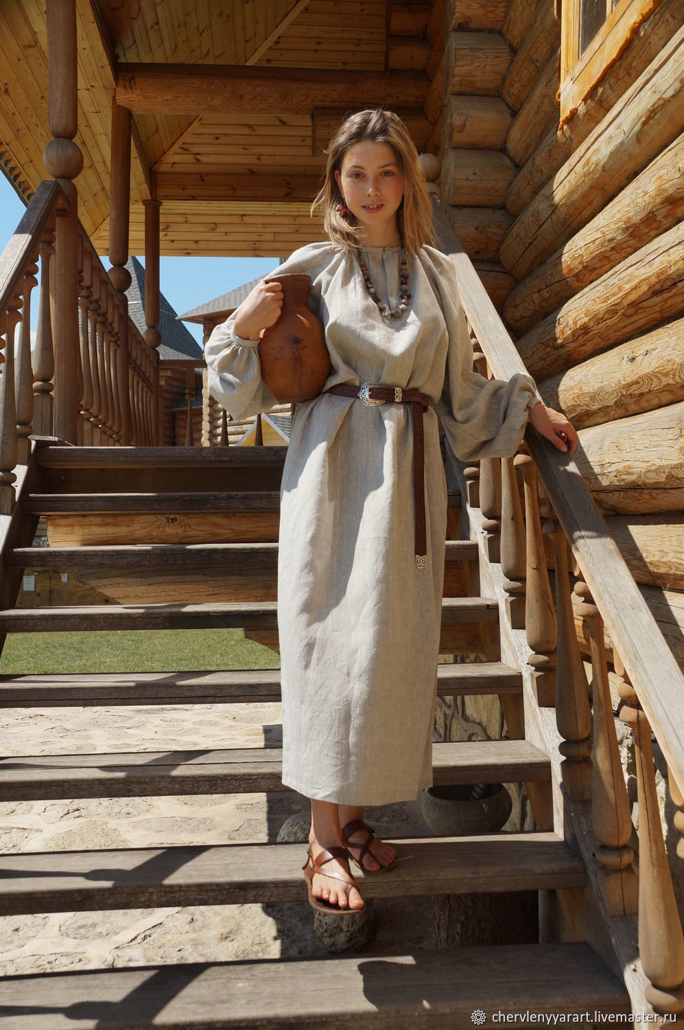 Girls in Slavic costumes in Xiamen