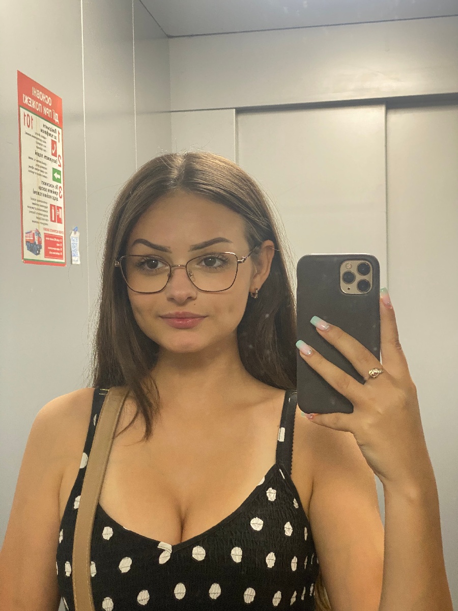 Sexy model Stacy in Xiamen